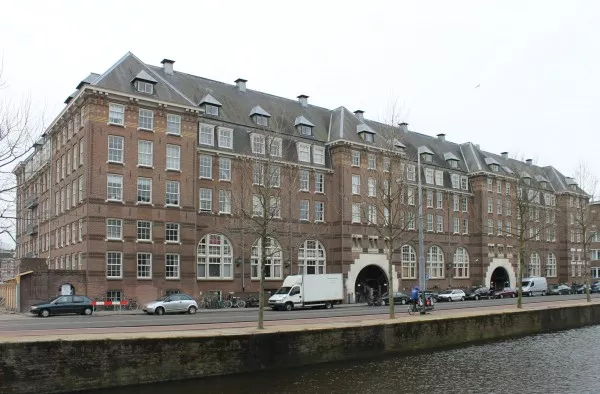 Afbeelding uit: maart 2013. Amsterdams Tehuis voor Arbeiders, Marnixstraat (1918)